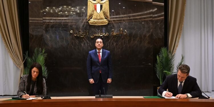 توقيع مذكرات تفاهم واتفاقيات بين مصر والبنك الأوروبي لإعادة الإعمار والتنمية