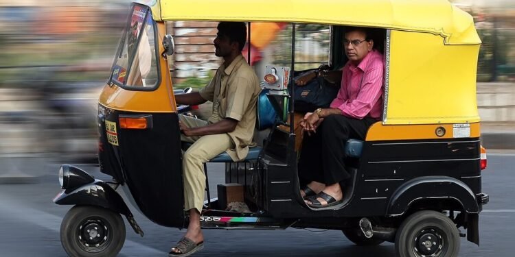 5 خطوات عملية لتسليم التوك توك واستلام الميني ڤان المرخصة