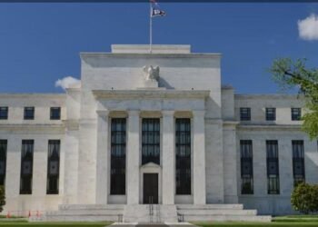 قرار الفيدرالي بخفض الفائدة يغير موازين الاقتصاد العالمي : قراءة تحليلية بالأرقام والتوقعات