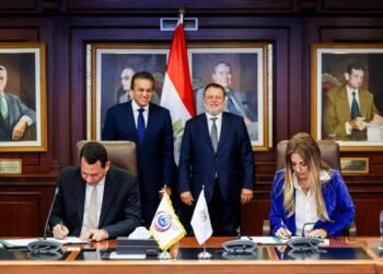 محافظ البنك المركزي ونائب رئيس الوزراء يشهدان توقيع تجديد بروتوكول مع صندوق مواجهة الطوارئ الطبية