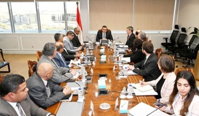 وزير الإسكان: 721 مليون يورو حجم المشروعات الجارية مع بنك الاستثمار الأوروبي