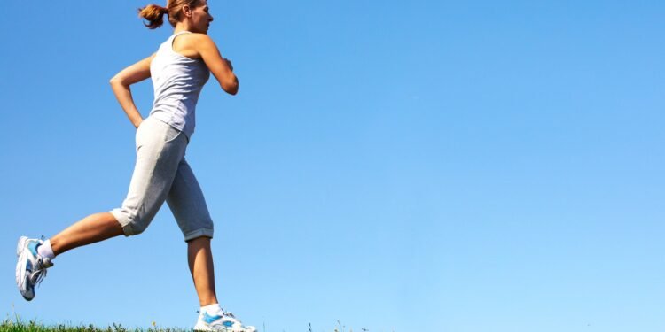 اللياقة البدنية للمرأة في منتصف العمر تقلل خطر الإصابة بالخرف بنسبة 90%