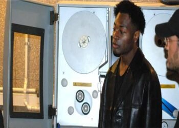 الممثل والمنتج الأمريكي Odain Watson في زيارة لمدينة الإنتاج الإعلامي لبحث التعاون السينمائي