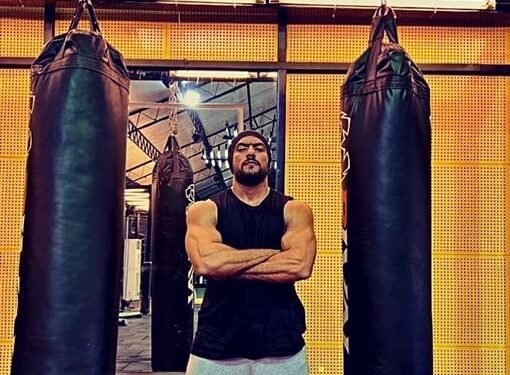 أحمد العوضي في مواجهة الخطر والغموض بـ”علي كلاي”