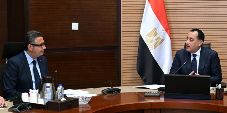 رئيس الوزراء ووزير التموين