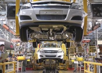 فيتش: مصر نجحت في جذب أكبر استثمارات بقطاع السيارات في 2025