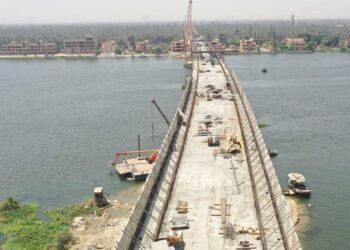 النقل: خطة لإنشاء 1000 كوبري ونفق جديد وتطوير 7000 كم طرق ضمن المشروع القومي