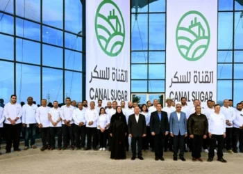 رئيس الوزراء يتفقد التشغيل التجريبي لمصنع القناة للسكر بالمنيا