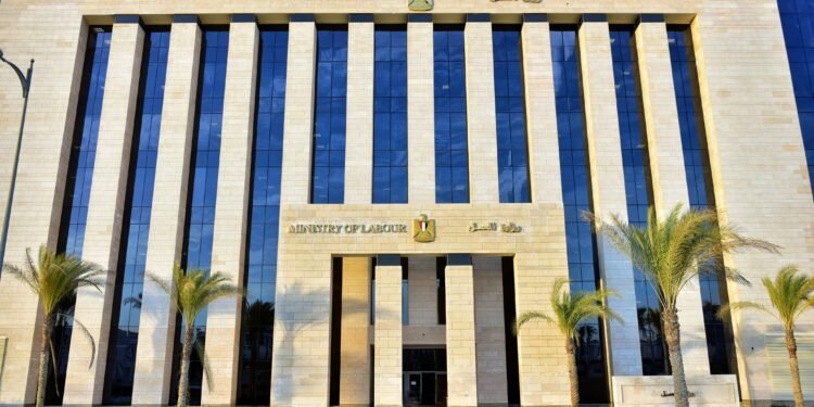 وزارة العمل تعلن عن وظائف بمشروع الضبعة النووي برواتب تصل إلى 35 ألف جنيه