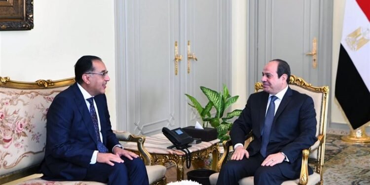 الرئيس السيسي ومصطفى مدبولي