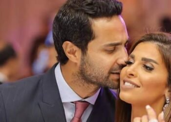 كريم فهمي يشعل إنستجرام برسالة رومانسية لزوجته في عيد ميلادها .. والجمهور يتفاعل بقوة