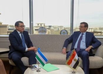 وزير الزراعة والسفير الأوزبكستاني