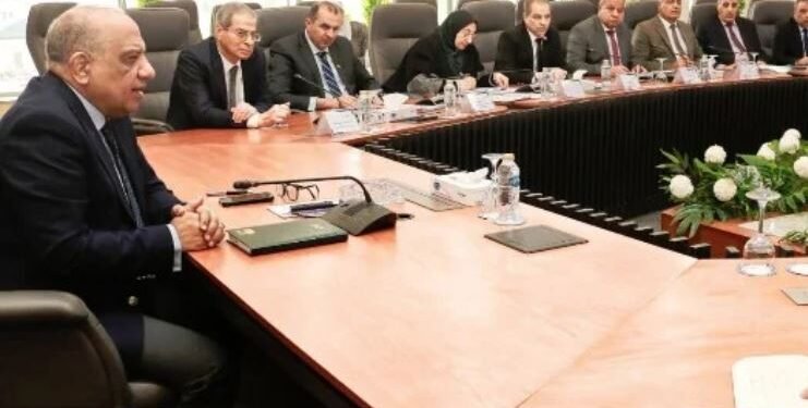 وزير الكهرباء يعلن الطوارئ استعدادًا لرمضان والصيف.. لا تهاون في استقرار التيار