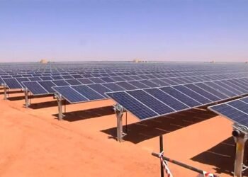 وداعاً للفواتير المرتفعة: دليل تركيب الطاقة الشمسية في مصر 2026