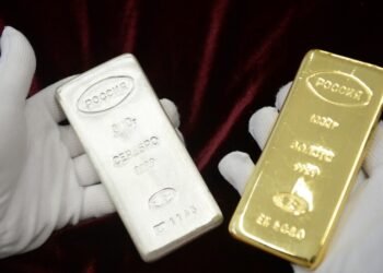 أسعار الذهب والفضة تحاول التعافي لكنها تواصل مسيرة هبوط أسبوعية