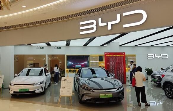 معركة المليارات تشتعل: عملاق السيارات الكهربائية (BYD) الصينية في مواجهة واشنطن
