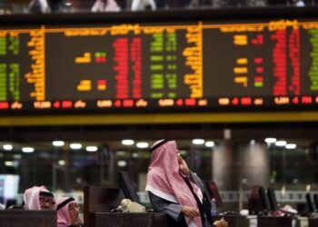 أسواق المال العربية في مهب الريح.. تعليق التداول بالكويت وهبوط حاد بمصر والسعودية