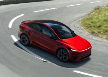 شركة تسلا تكتسب حصة سوقية في فرنسا والنرويج في فبراير
