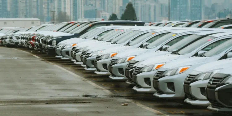 الحرب الأمريكية الإسرائيلية مع إيران تهدد بتعطيل شحنات السيارات من آسيا إلى الشرق الأوسط