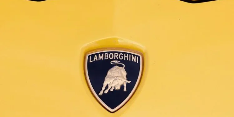 تأثر أرباح لامبورجيني لعام 2025 بسبب التعريفات الأمريكية وتراجعها عن إنتاج السيارات الكهربائية