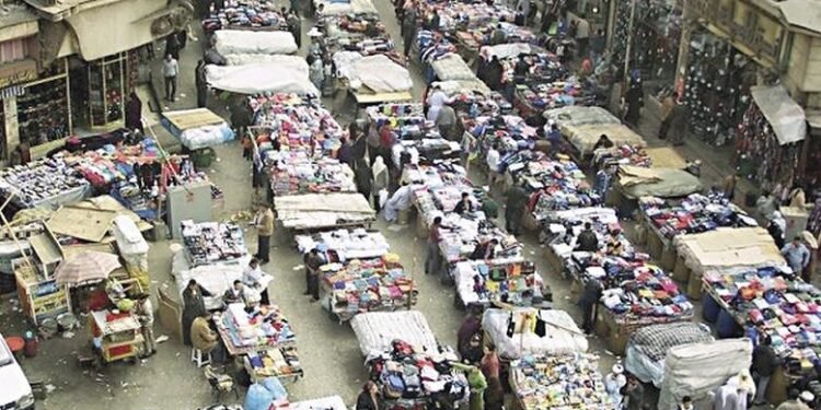 الاقتصاد غير الرسمي: هل هو طوق نجاة أم مشكلة خفية؟