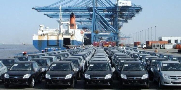  الرسوم الجمركية على السيارات: هل تحد من الاستيراد أم ترفع الأسعار فقط؟