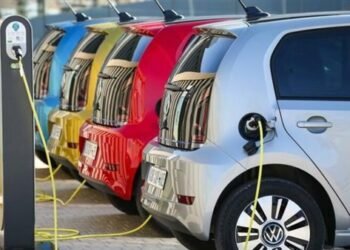 السيارات الكهربائية والبنية التحتية: هل السوق المصري جاهز للتحول؟