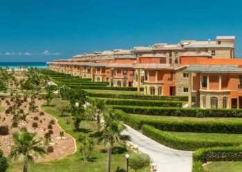 طفرة في العقارات الساحلية تجذب المستثمرين المحليين والأجانب