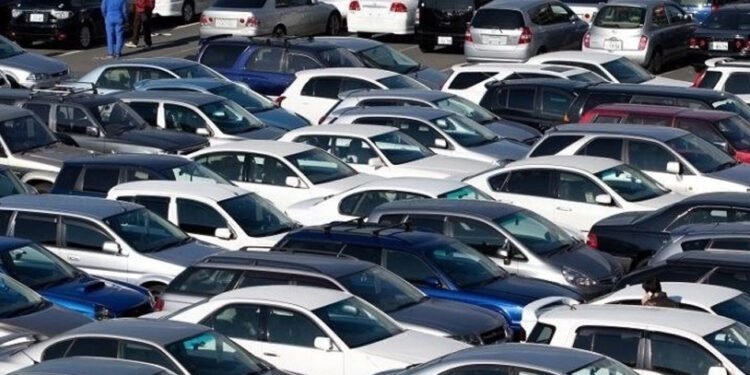 سيارات مستعملة بسعر الجديد.. خلل سوقي أم واقع اقتصادي جديد؟