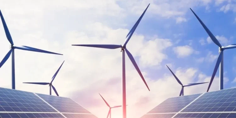 التحول للطاقة المتجددة: ضرورة بيئية أم استثمار اقتصادي؟