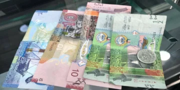 سعر الدينار الكويتي بمنتصف تعاملات البنوك اليوم الثلاثاء