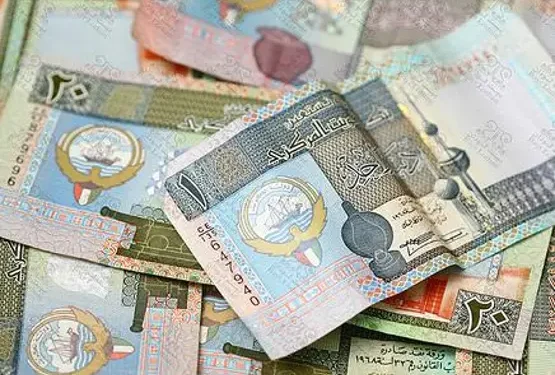 سعر الدينار الكويتي في البنوك بمنتصف تعاملات اليوم الإثنين