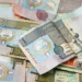 سعر الدينار الكويتي في البنوك بمنتصف تعاملات اليوم الإثنين