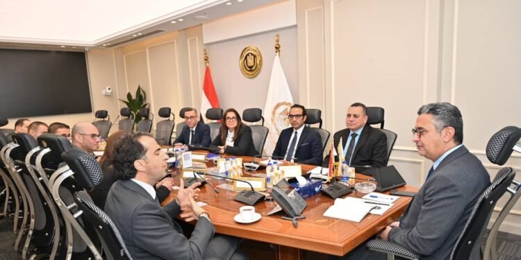 التموين تبحث سبل تعزيز التحول الرقمي لتطوير الخدمات المقدمة للمواطنين