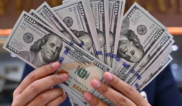 الدولار يستقر فوق حاجز الـ 53 جنيهاً في ختام تعاملات البنوك المصري
