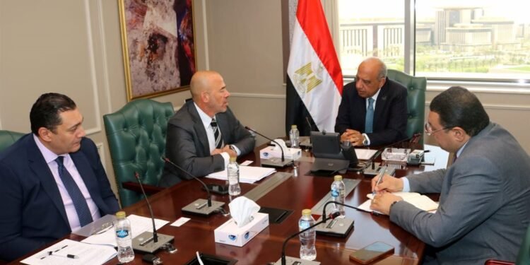 مشروع عالمي جديد في مصر.. الكهرباء تدعم صناعة مراكز البيانات والطاقة الذكية