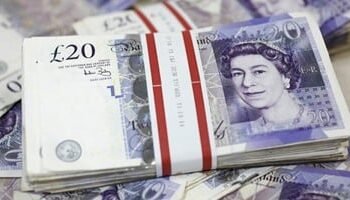 سعر الجنيه الإسترليني اليوم مقابل الجنيه المصري.. 69.28 جنيه للشراء و69.67 جنيه للبيع