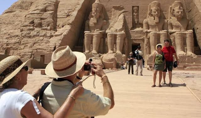 صحف أيرلندية تبرز تنوع المقصد السياحي المصري وتؤكد مكانته بين أبرز الوجهات العالمية