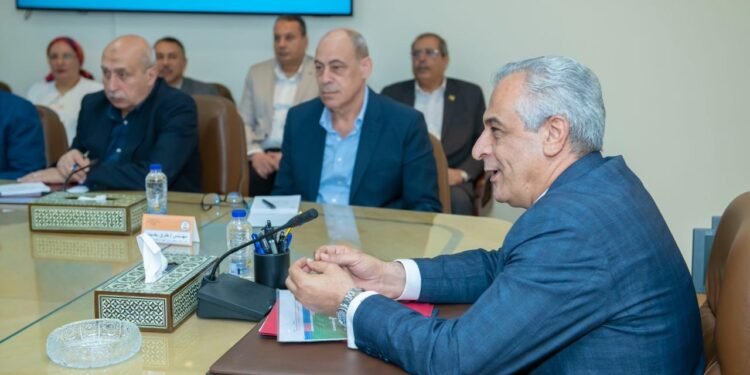 وزير الإنتاج الحربي: التنسيق بين القطاعات وتذليل العقبات أمام العاملين لدعم العملية الإنتاجية