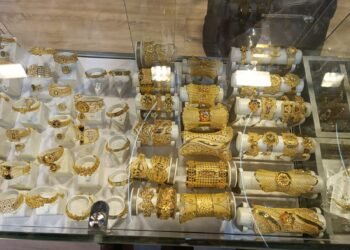 تصاعد عمليات الشراء يعيد الذهب في مصر نحو الارتفاع 