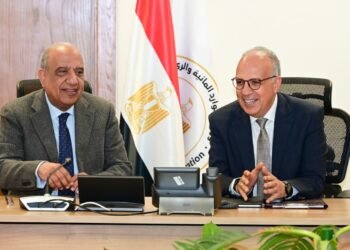 وزيرا الري والكهرباء يبحثان التوسع في استخدام الطاقة الشمسية بمحطات الرفع لدعم التحول الأخضر 