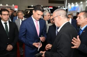 وزير الصناعة يفتتح معرض الأهرام لسيارات النقل