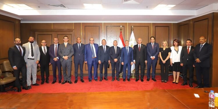 بنك مصر ية يوقع بروتوكول تعاون مع وزارة العدل