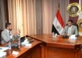 وزير الصناعة مع ممثلي شركة "التوكل الكهربائية