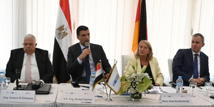 وزير الصناعة