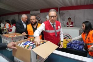 البنك الاهلى يدعم مبادرة سنبقى سنداً"