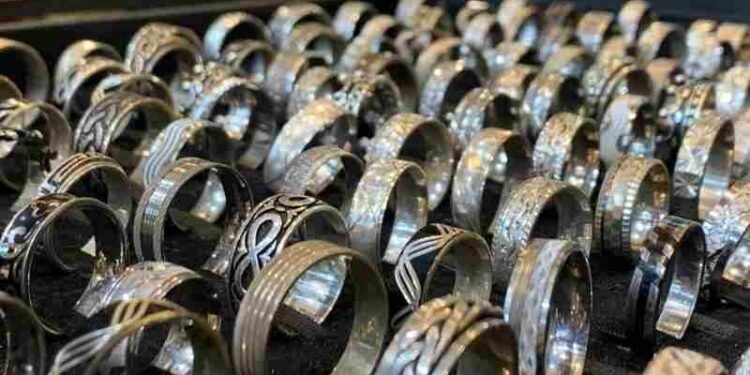 ارتفاع أسعار الفضة