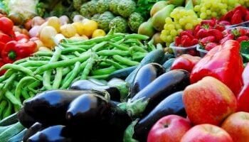 أسعار الخضار والفواكه الطازجة اليوم في الأسواق