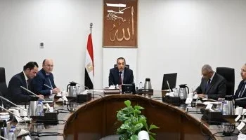 رئيس الوزراء يوجه بتقييم شركة طنطا للكتان وإعداد خطة لتطويره في مصر