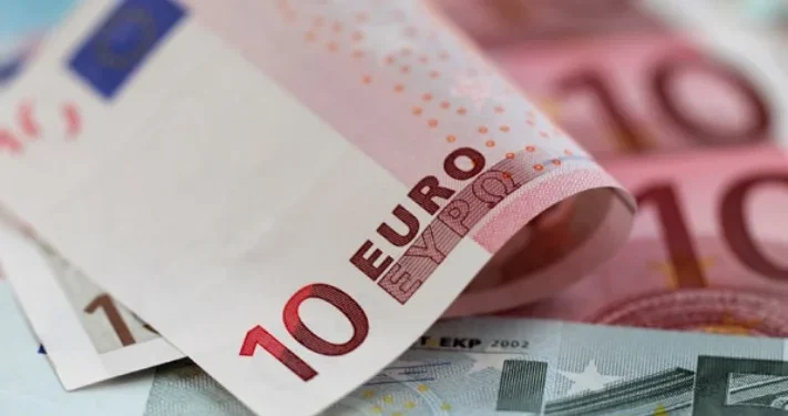 سعر اليورو اليوم.. اعرف بكام في البنوك المصرية وماذا ينتظر الأسواق بعد العطلة؟